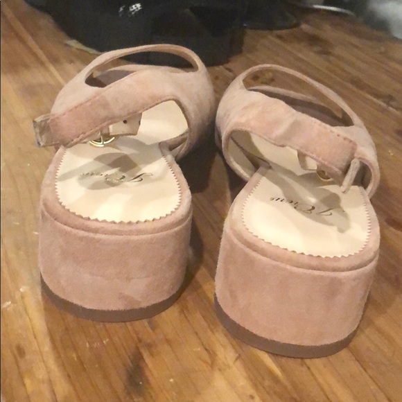 J Crew classic shoe - Picture 3 of 3